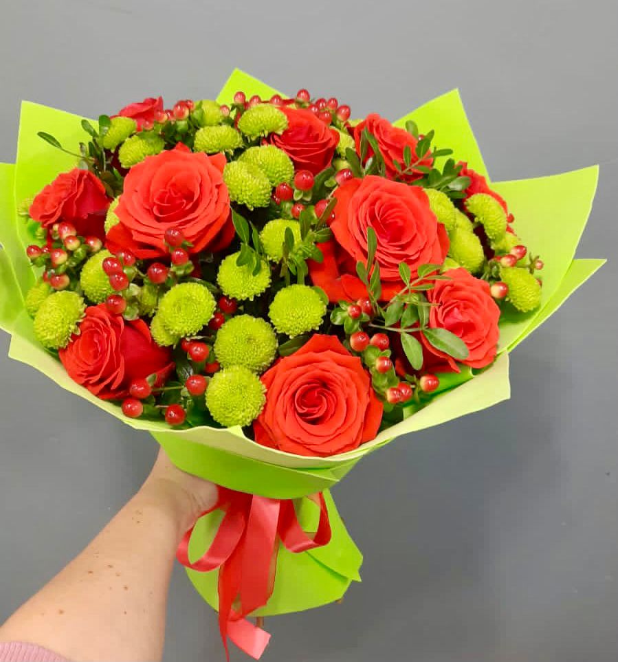 Букет цветов из: Хризантемы и Розы в Касли