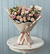 Букет цветов из:  Розы и Лизиантусы в Касли