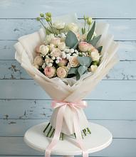 Букет цветов из:  Розы и Лизиантусы в Касли
