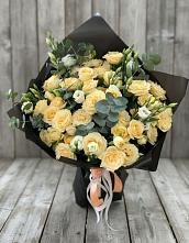 Букет цветов из:  Розы и Лизиантусы в Касли