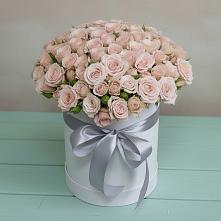 Цветочная композиция из Розы в шляпной коробке в Касли