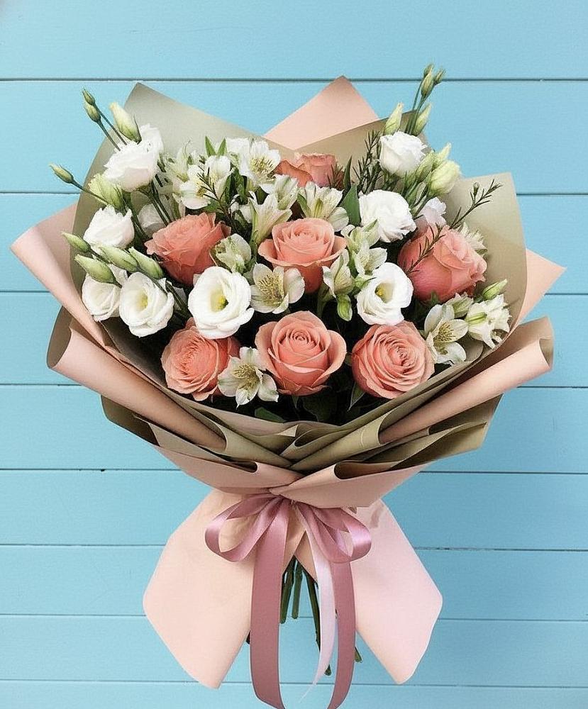 Букет цветов из: Розы, Альстромерии и Лизиантусы в Касли