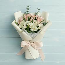 Букет цветов из:  Альстромерии в Касли