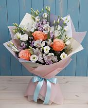 Букет цветов из:  Лизиантусы, Розы, Альстромерии и Гипсофила в Касли