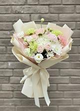 Букет цветов из:  Гвоздики, Розы, Лизиантусы и Хризантемы в Касли