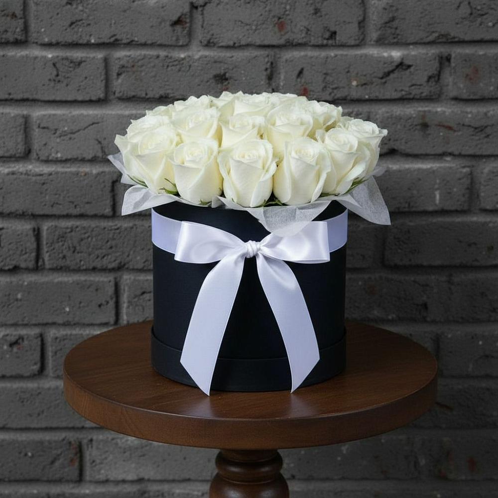 Цветочная композиция из Розы в шляпной коробке в Касли