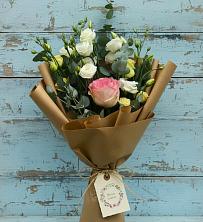 Букет цветов из:  Розы и Лизиантусы в Касли