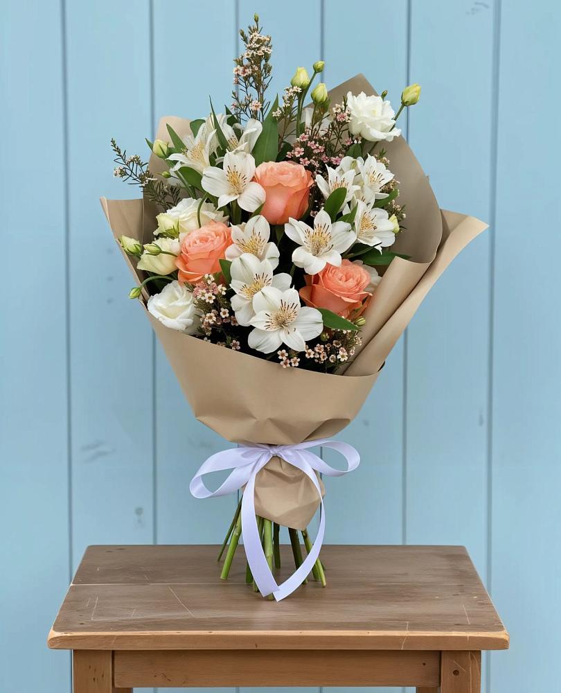 Букет цветов из: Альстромерии, Лизиантусы, Розы и Хризантемы в Касли