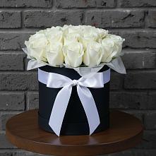 Цветочная композиция из Розы в шляпной коробке в Касли